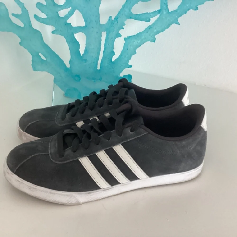 REDUCED WMNS Gray Suede White Leather ADIDAS three stripes sneakers worn 2x 7.5